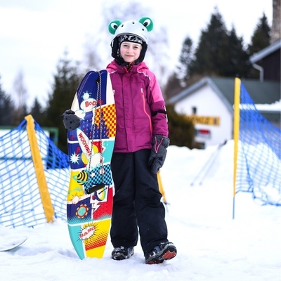 Farbenfrohe Einzelschneeschlitten für Kinder XPE-Material und Seil enthalten